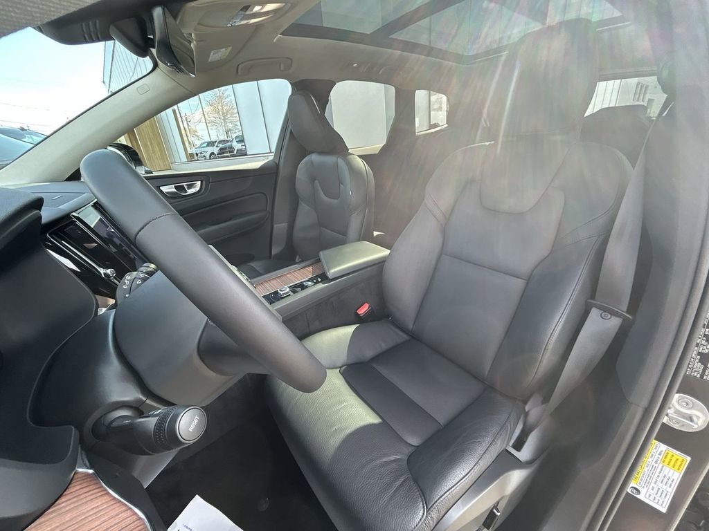 Certified 2023 Volvo XC60 B5 Plus w/ Climate Package AWD/4WD image 15