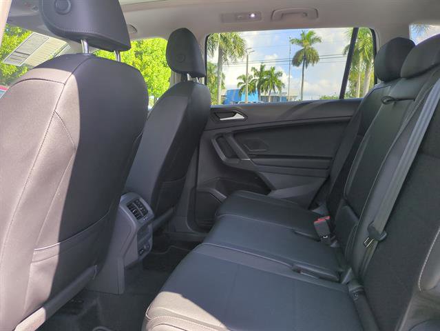 Used 2020 Volkswagen Tiguan SE image 29