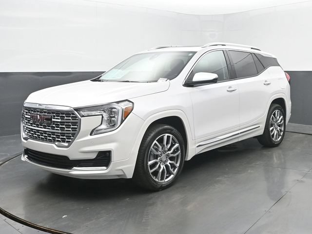 Used 2023 GMC Terrain Denali w/ LPO, Floor Liner Package AWD/4WD image 1