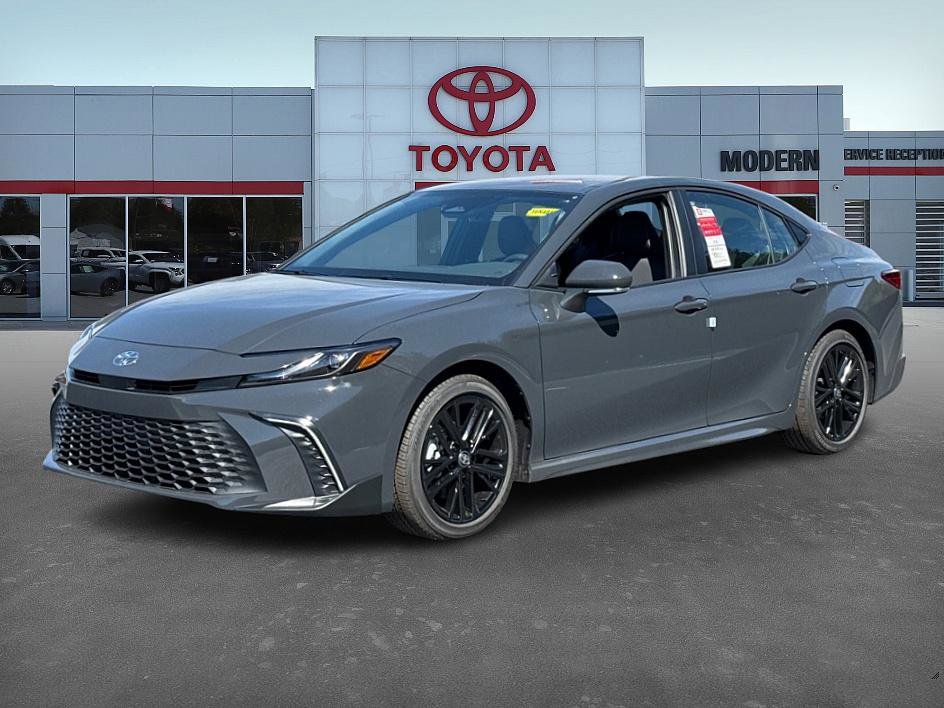 New 2026 Toyota Camry SE image 1