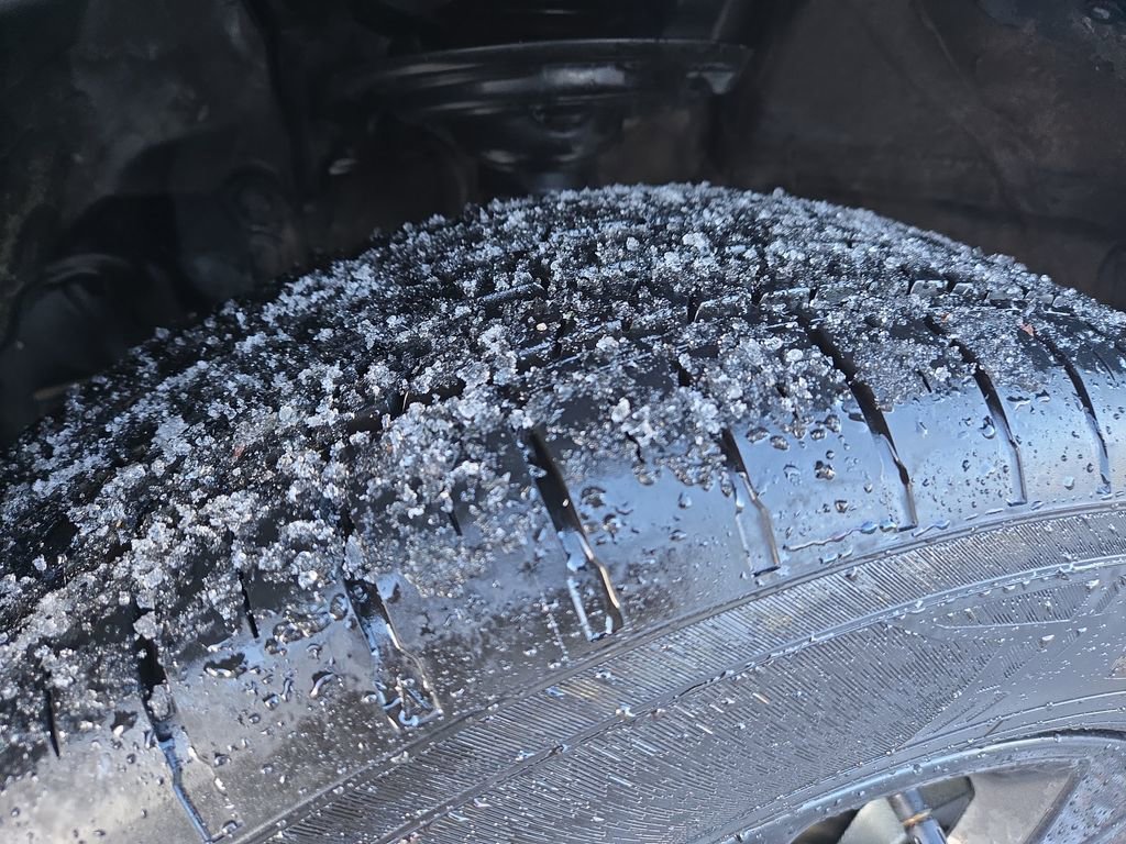 Used 2025 Subaru Crosstrek 2.0i image 11