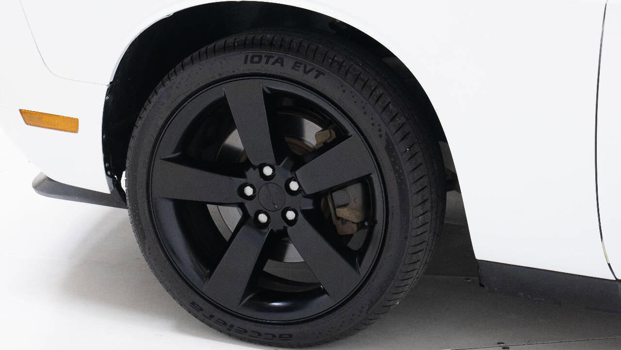 Used 2012 Dodge Challenger SXT RWD image 46