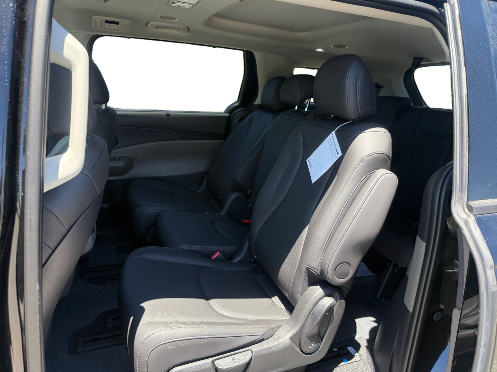 New 2026 Kia Carnival SX FWD image 16