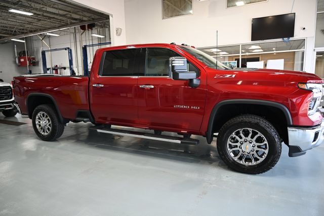 New 2026 Chevrolet Silverado 2500 LTZ w/ LTZ Premium Package AWD/4WD image 4