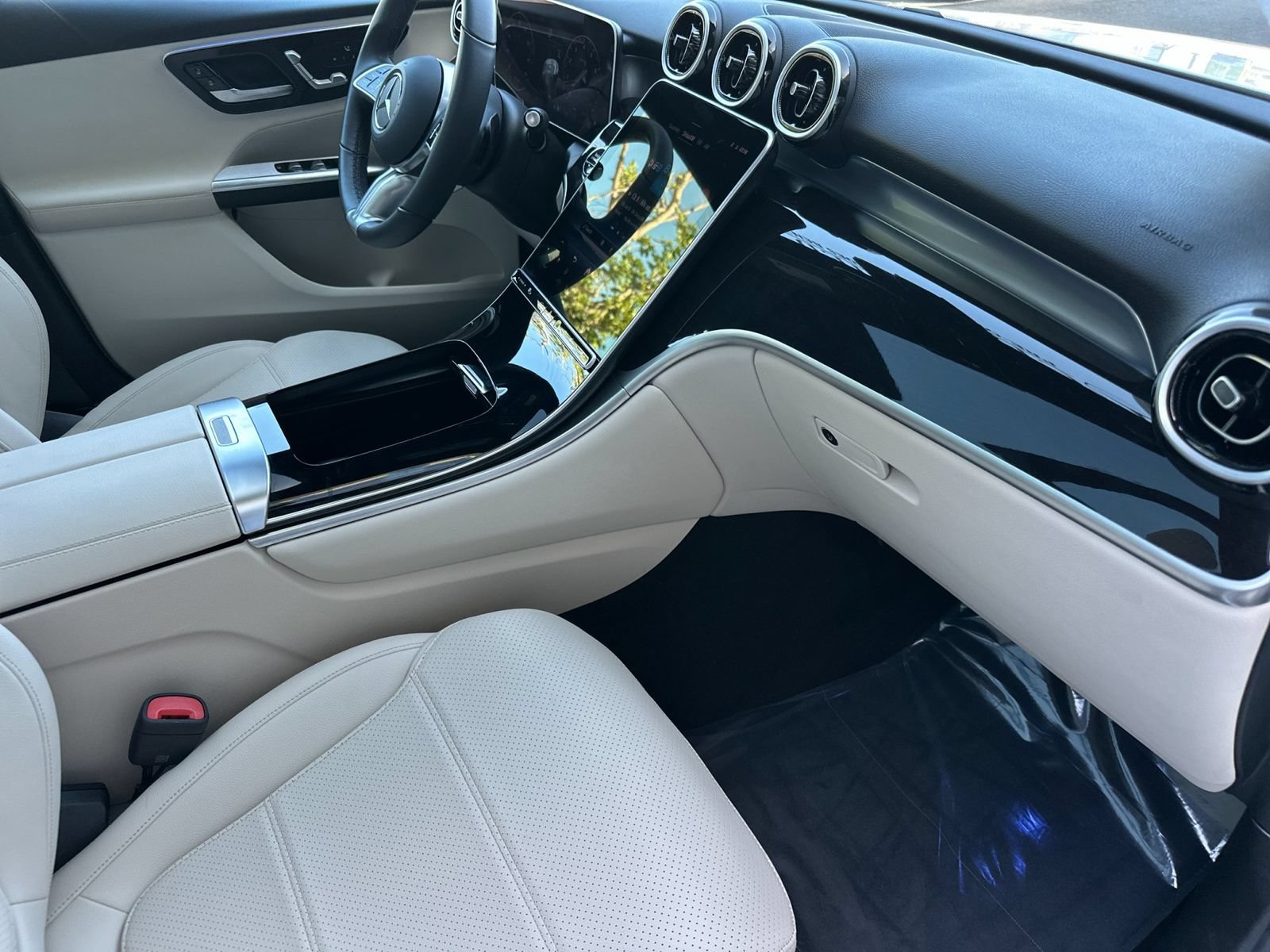 Certified 2026 Mercedes-Benz GLC 300 image 17