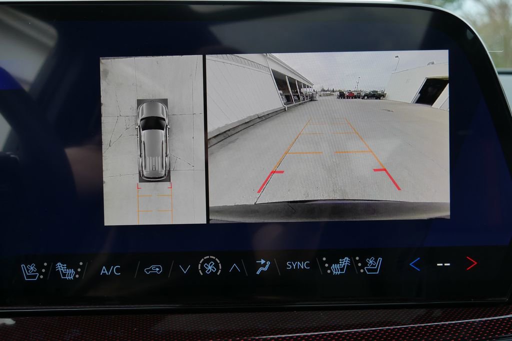 New 2026 Chevrolet Traverse RS image 17