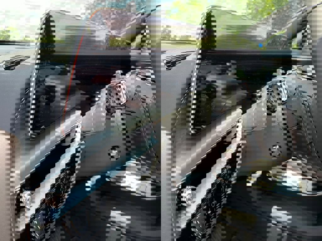 New 2025 Cadillac Lyriq Luxury image 28