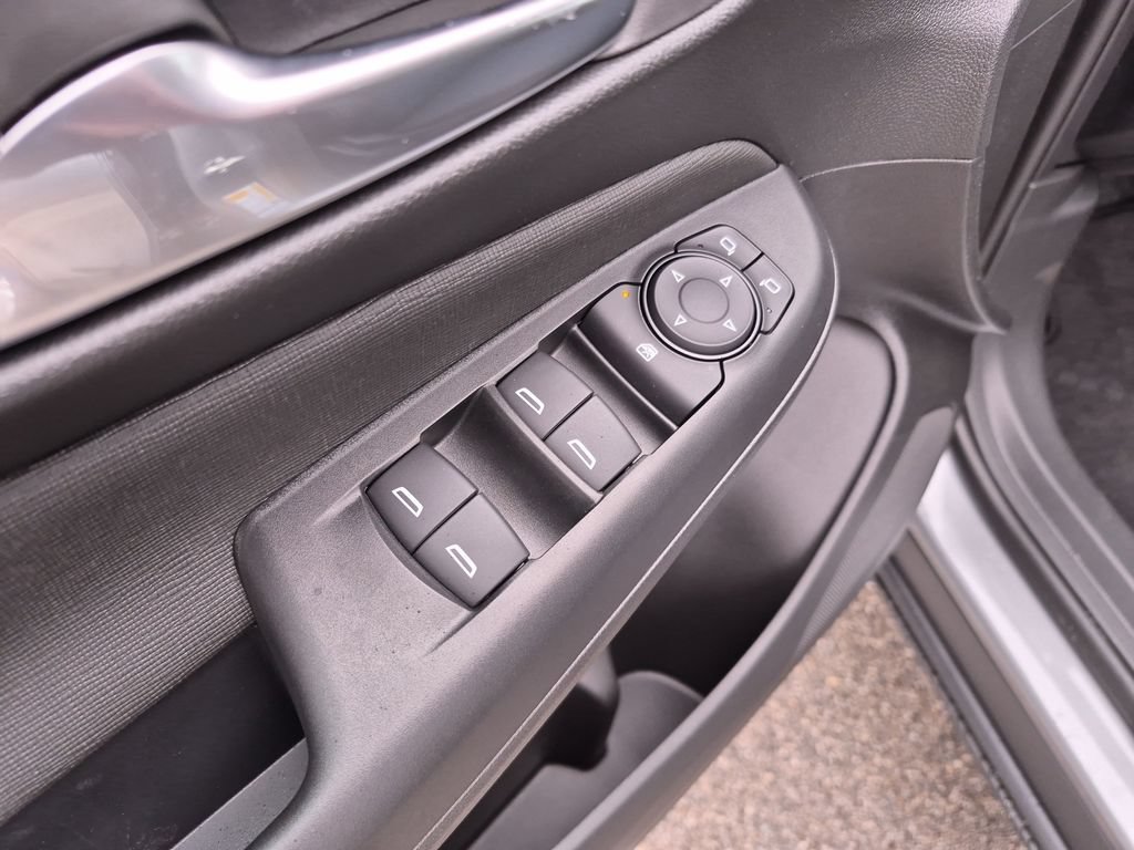 New 2026 Buick Envista Sport Touring FWD image 17