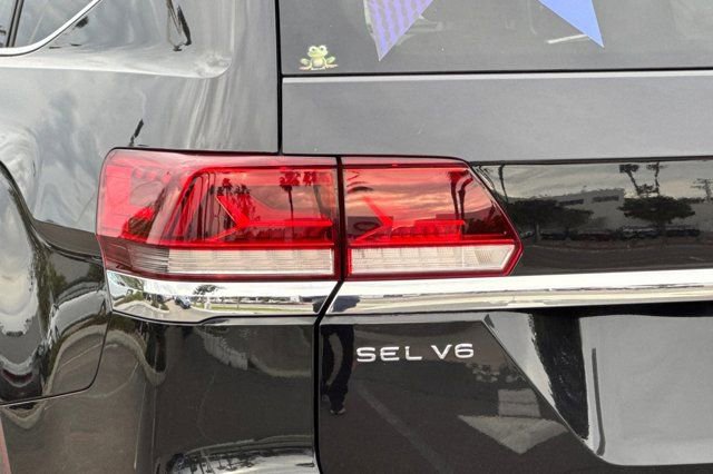 Used 2021 Volkswagen Atlas SEL R-Line image 31