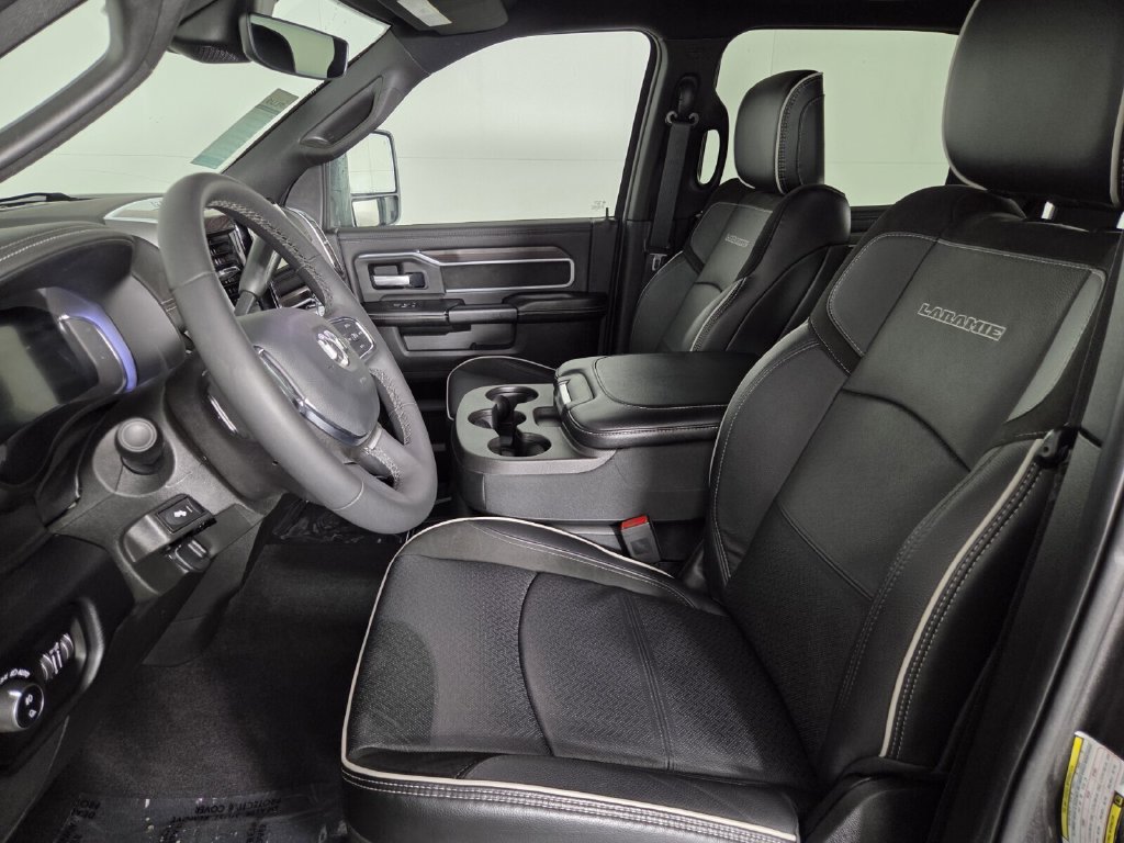 Used 2026 RAM 2500 Laramie AWD/4WD image 9
