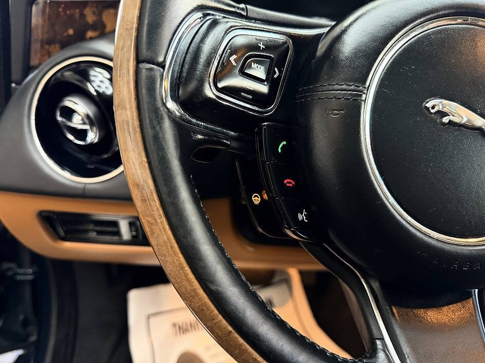 Used 2013 Jaguar XJ AWD image 8