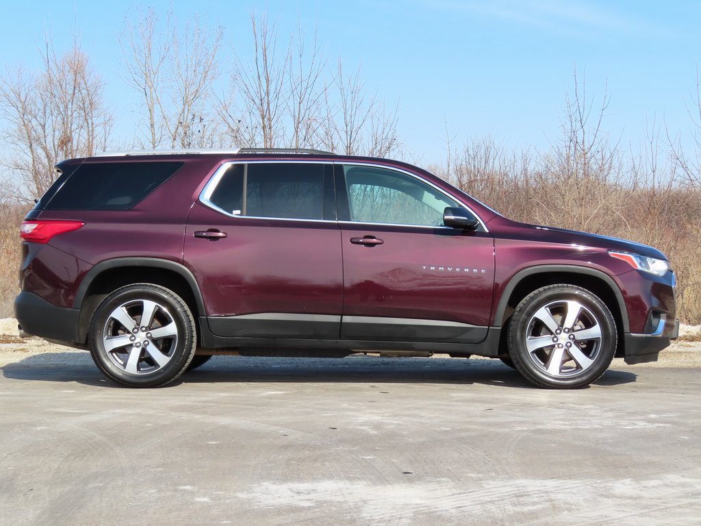 Used 2018 Chevrolet Traverse LT image 2