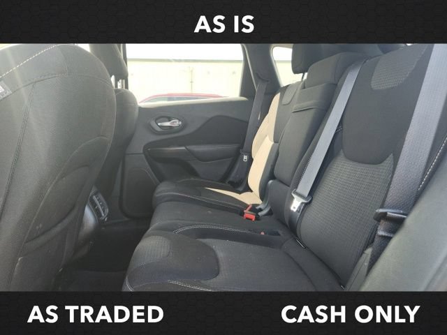 Used 2016 Jeep Cherokee Latitude FWD image 16