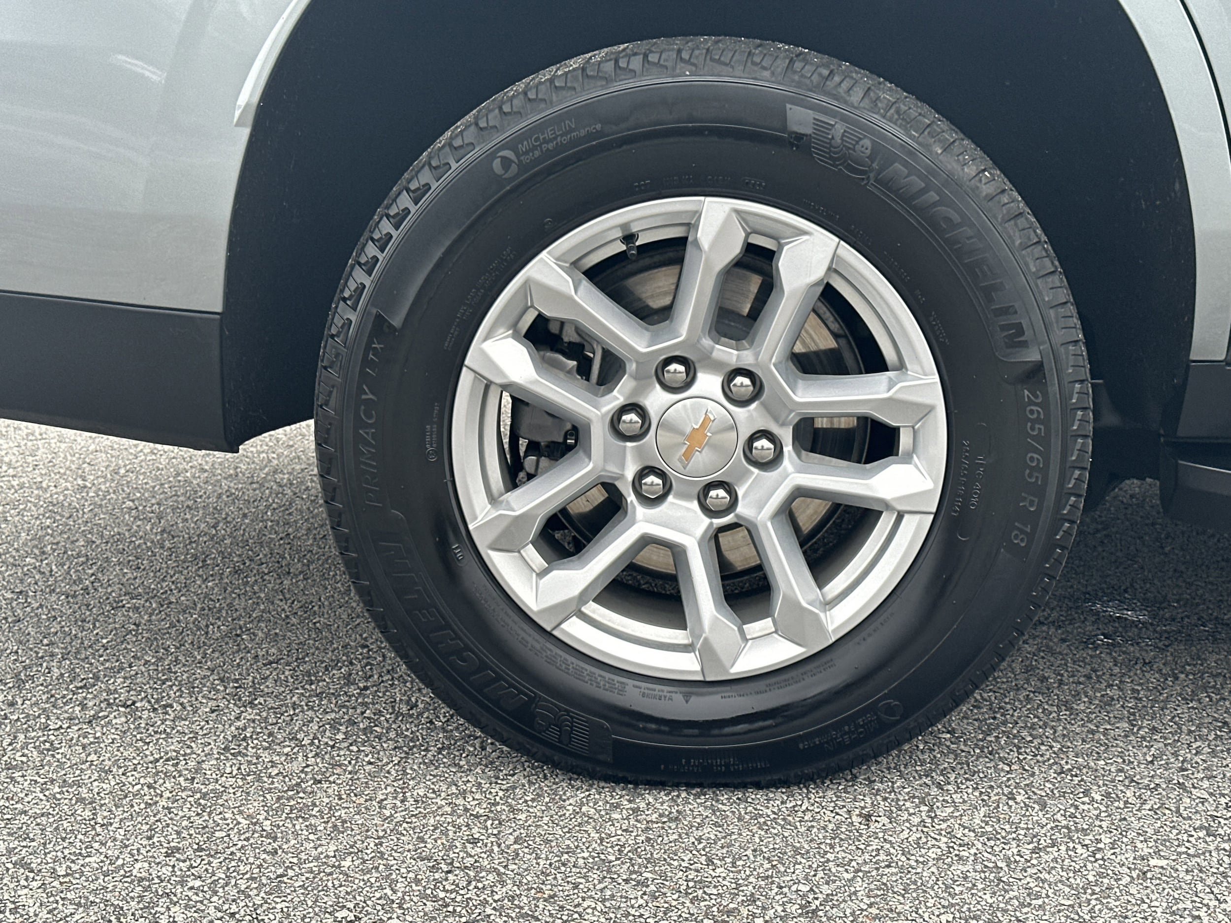 Used 2025 Chevrolet Tahoe LT RWD image 17