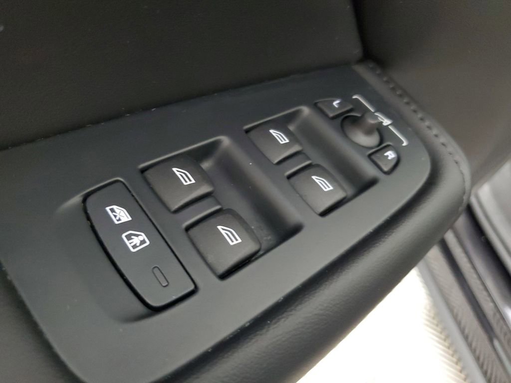 Used 2024 Volvo XC60 B5 Plus w/ Climate Package AWD/4WD image 22