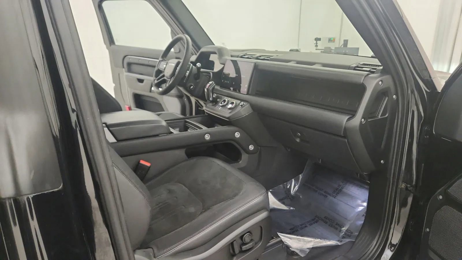 Used 2022 Land Rover Defender 90 V8 image 35