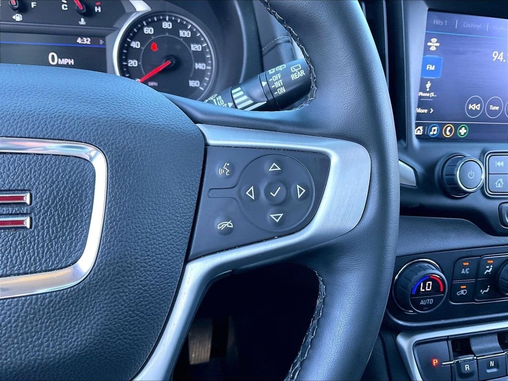Used 2024 GMC Terrain SLT AWD/4WD image 22
