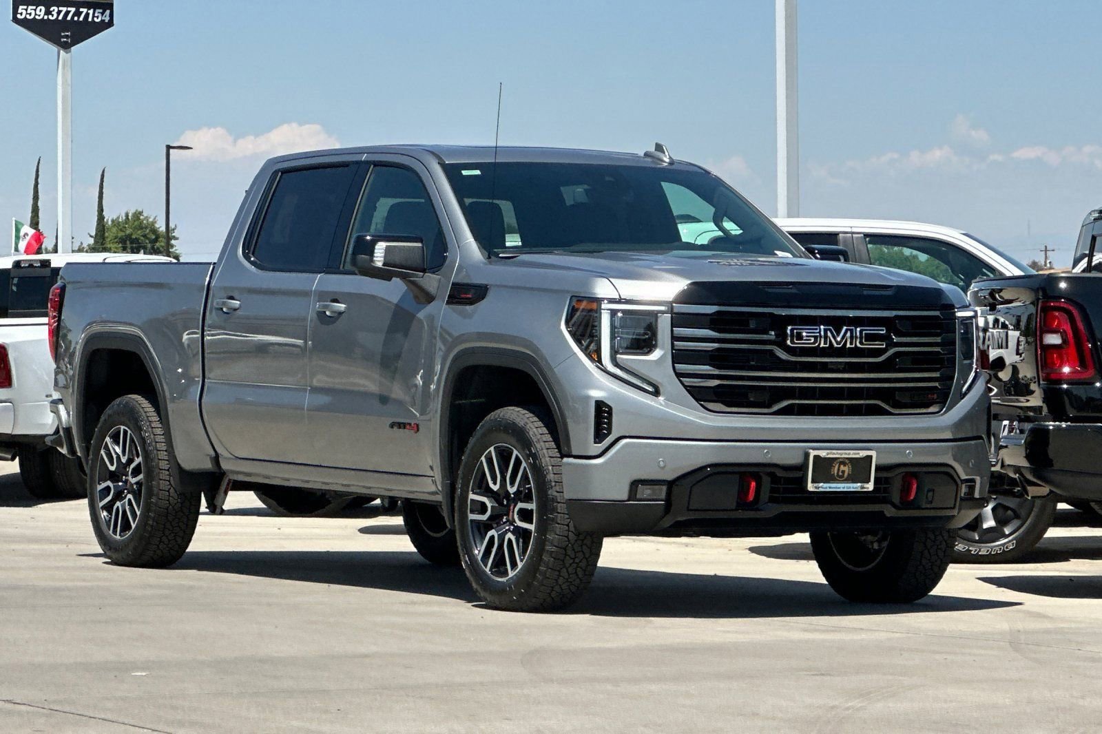 New 2026 GMC Sierra 1500 AT4 w/ LPO, Black Badging Package AWD/4WD image 9