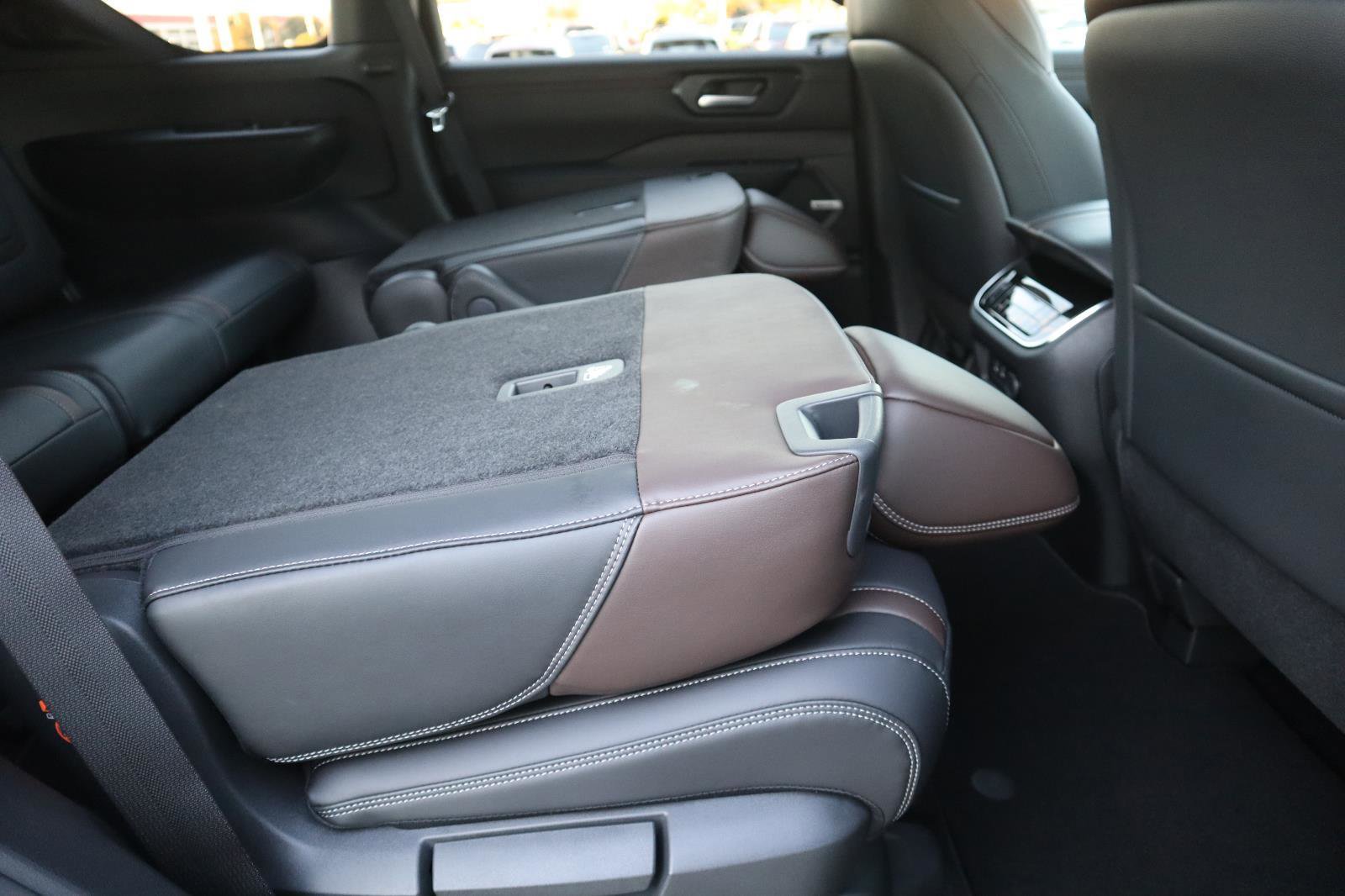 New 2026 Nissan Armada SL w/ Captain's Chari Seat Package image 55