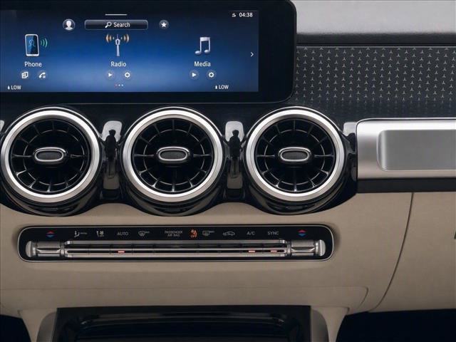 Used 2026 Mercedes-Benz GLB 250 image 20
