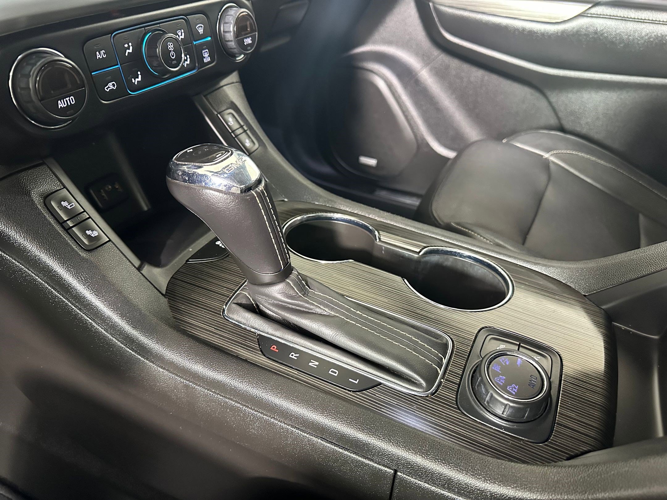 Used 2019 GMC Acadia SLT image 17