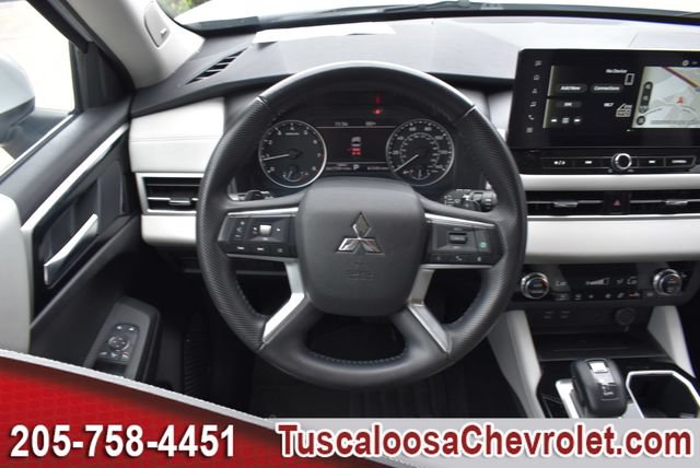 Used 2025 Mitsubishi Outlander SE AWD/4WD image 30