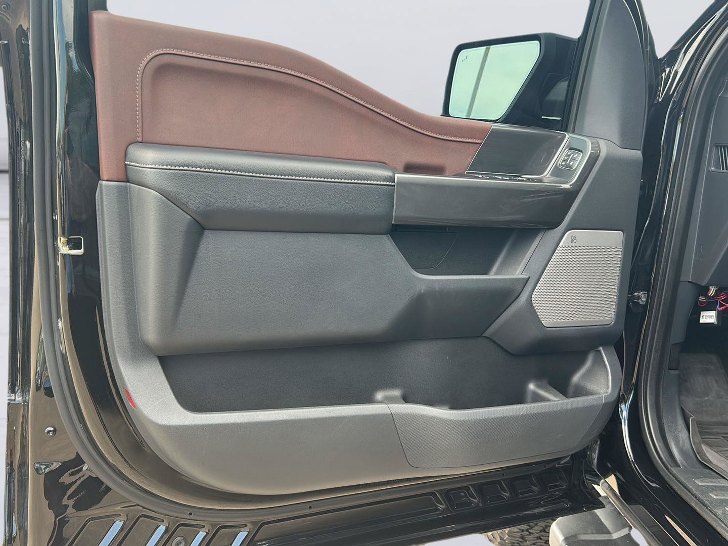 Used 2023 Ford F150 Lariat AWD/4WD image 8