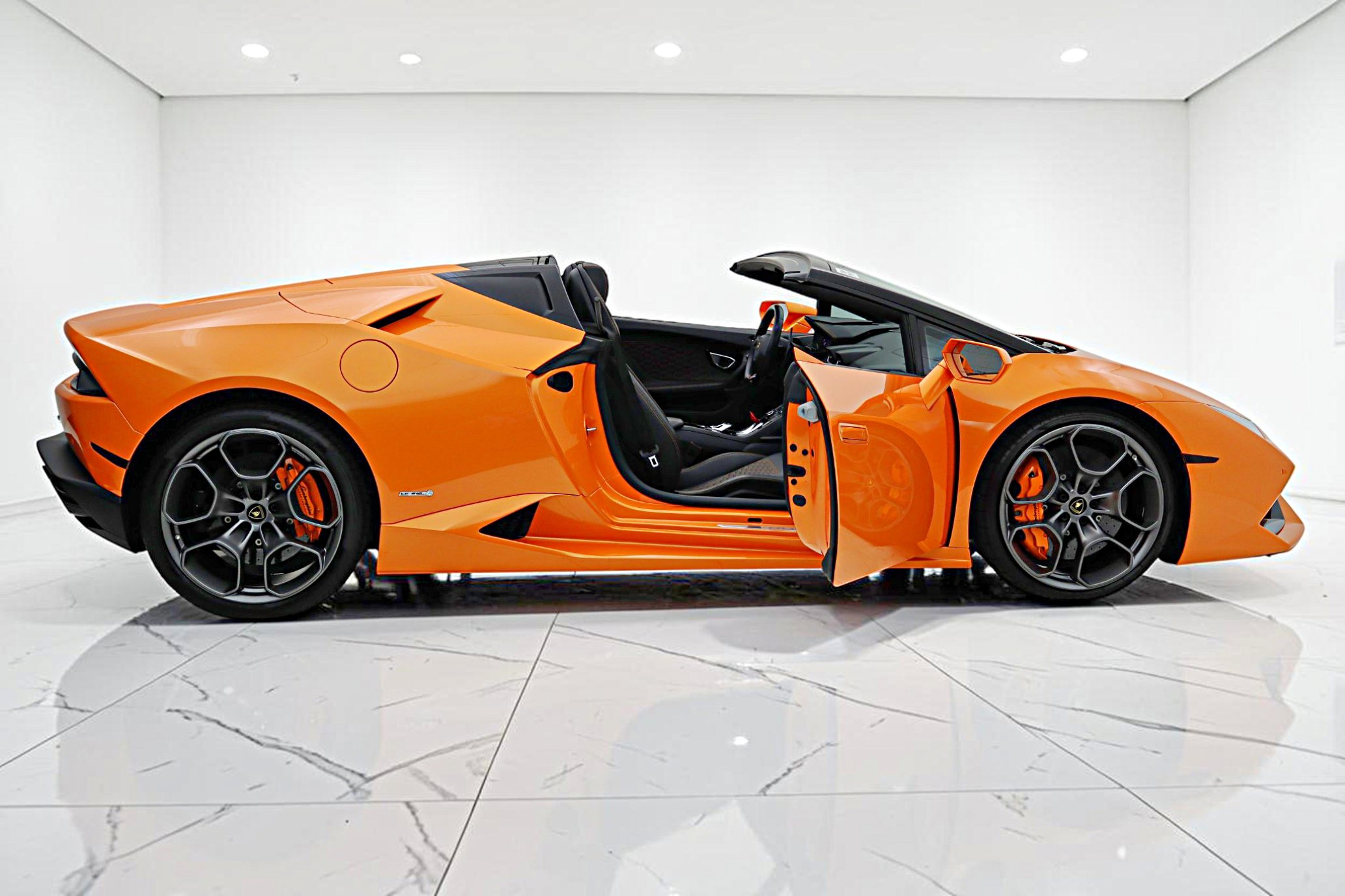 Used 2017 Lamborghini Huracan LP 610-4 AWD/4WD image 16