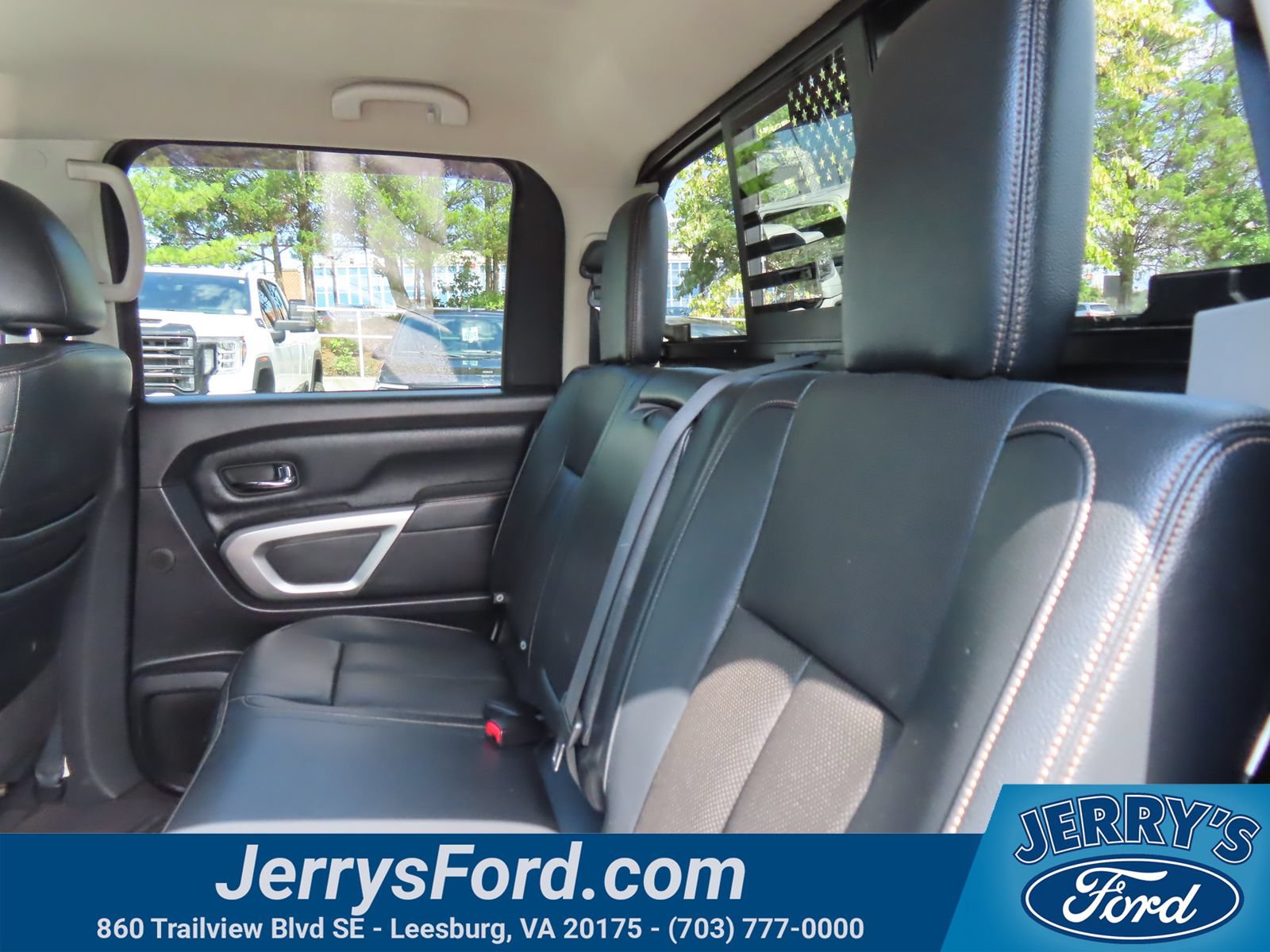 Used 2017 Nissan Titan SL w/ Chrome Package AWD/4WD image 36