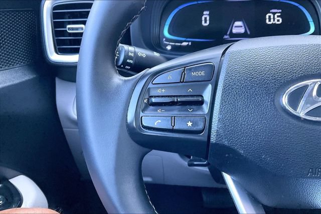 Certified 2024 Hyundai Venue SEL FWD image 18