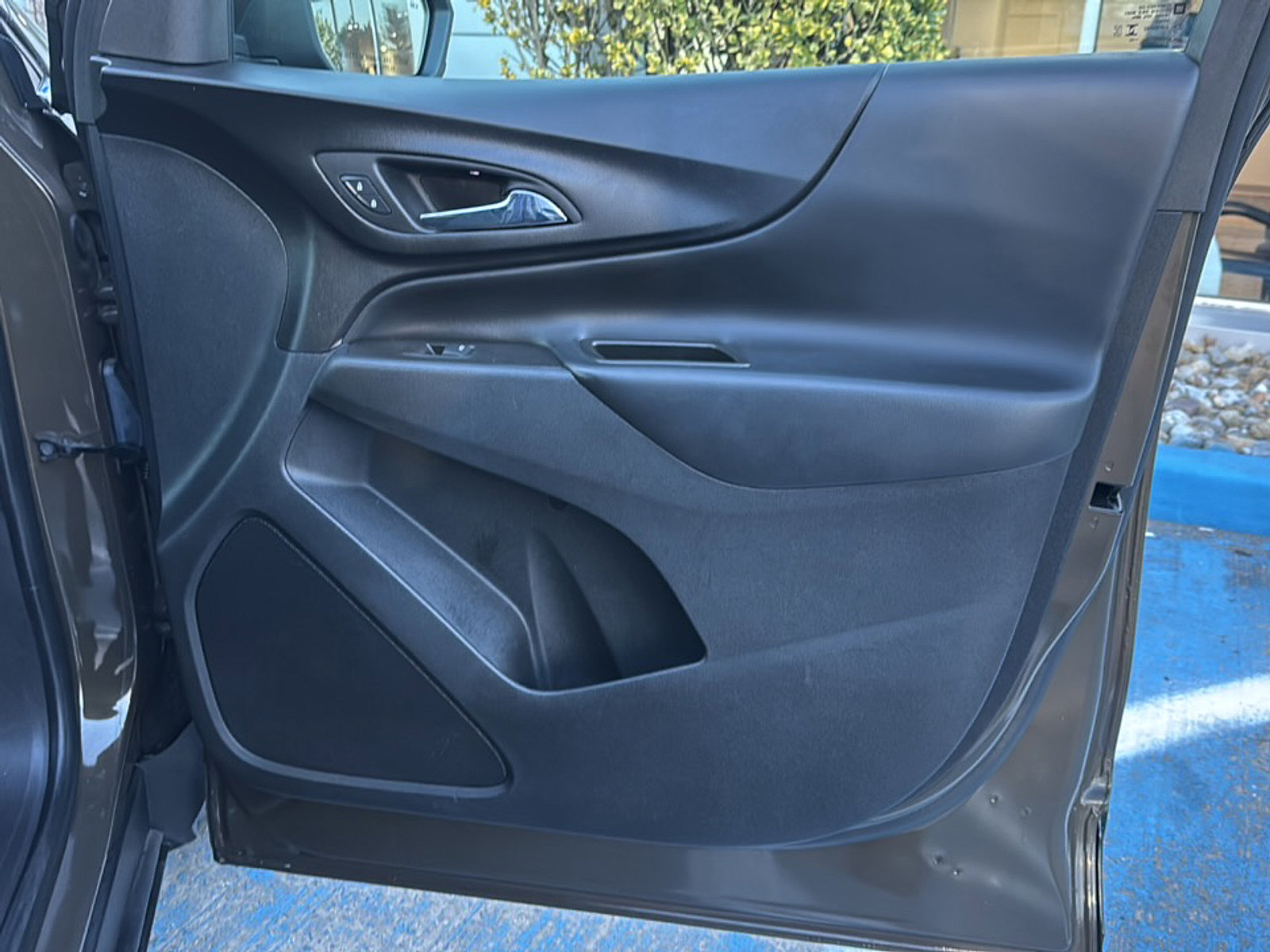 Used 2023 Chevrolet Equinox LT image 16