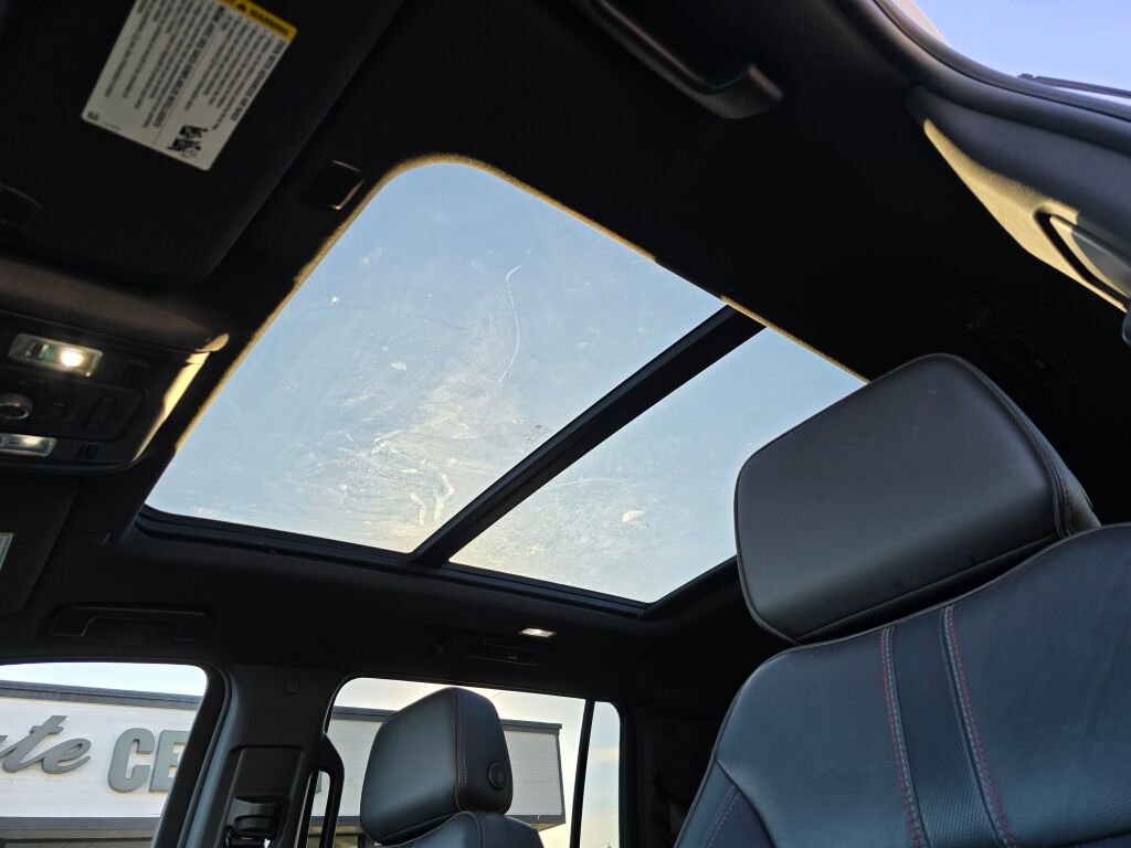 Used 2023 Chevrolet Suburban RST w/ Luxury Package image 20