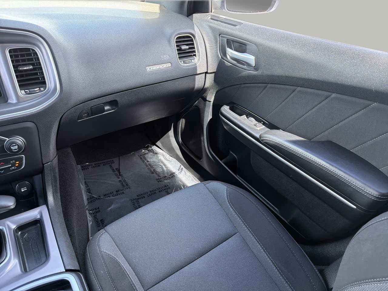 Used 2020 Dodge Charger SXT RWD image 14