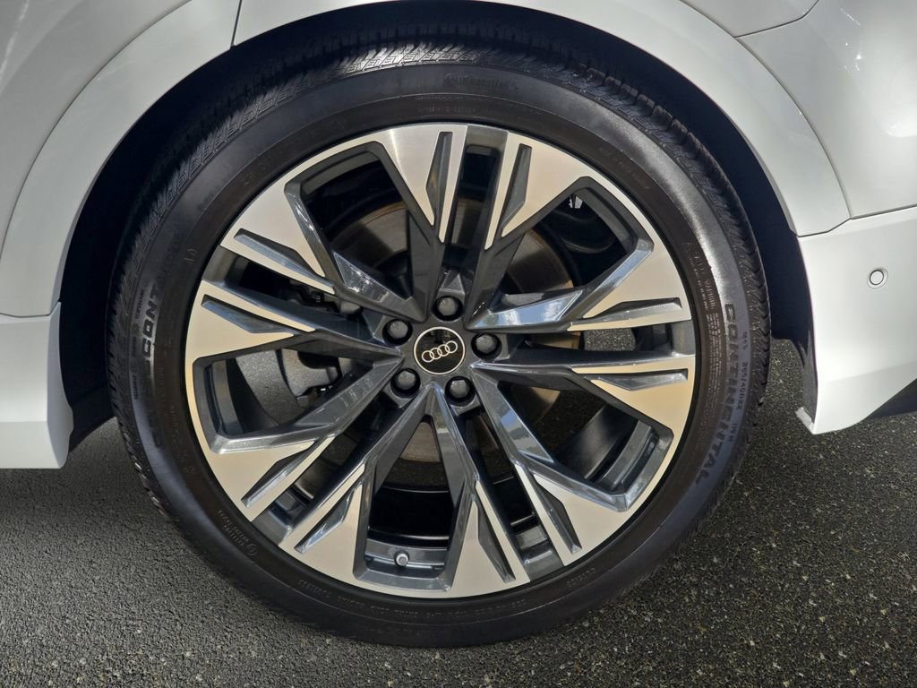 Certified 2025 Audi Q8 Premium Plus w/ Premium Plus Package image 31