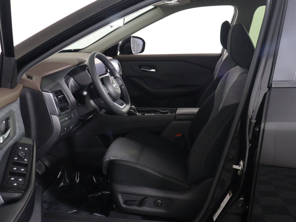 Used 2023 Nissan Rogue SV AWD/4WD image 22