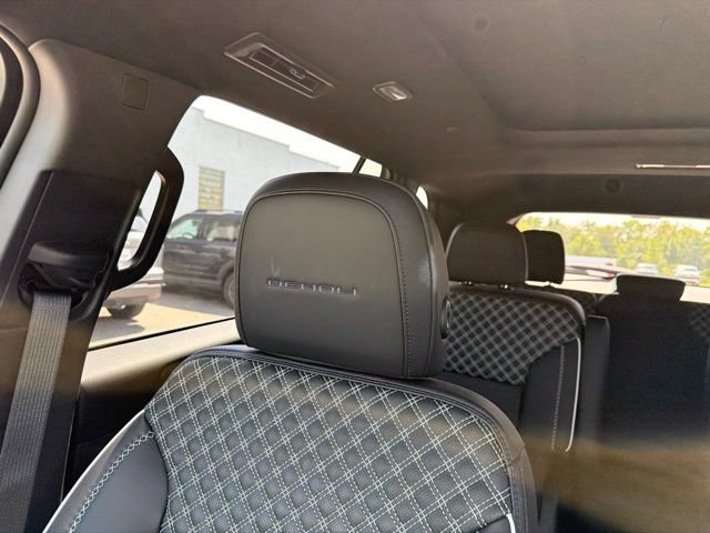 Used 2026 GMC Acadia Denali w/ Super Cruise Package AWD/4WD image 57