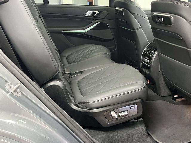 Used 2025 BMW X7 xDrive40i w/ Premium Package AWD/4WD image 27