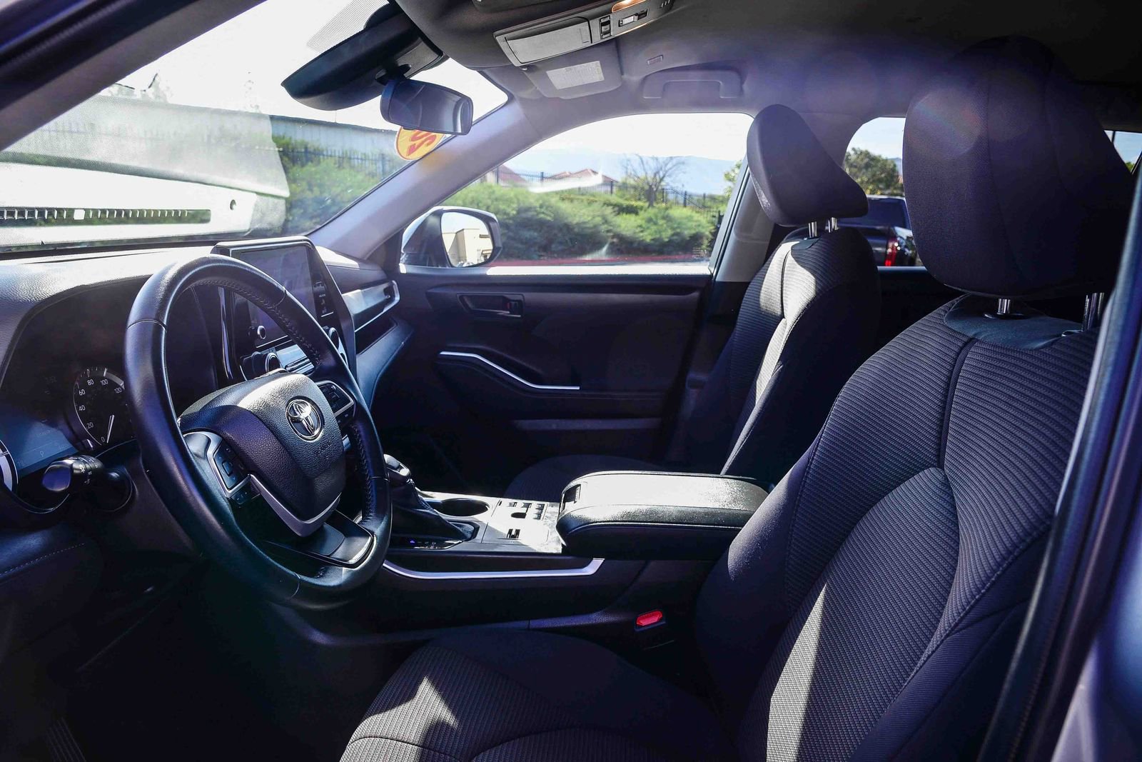 Certified 2023 Toyota Highlander LE image 22