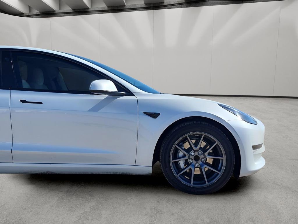 Used 2022 Tesla Model 3 Standard Range image 7