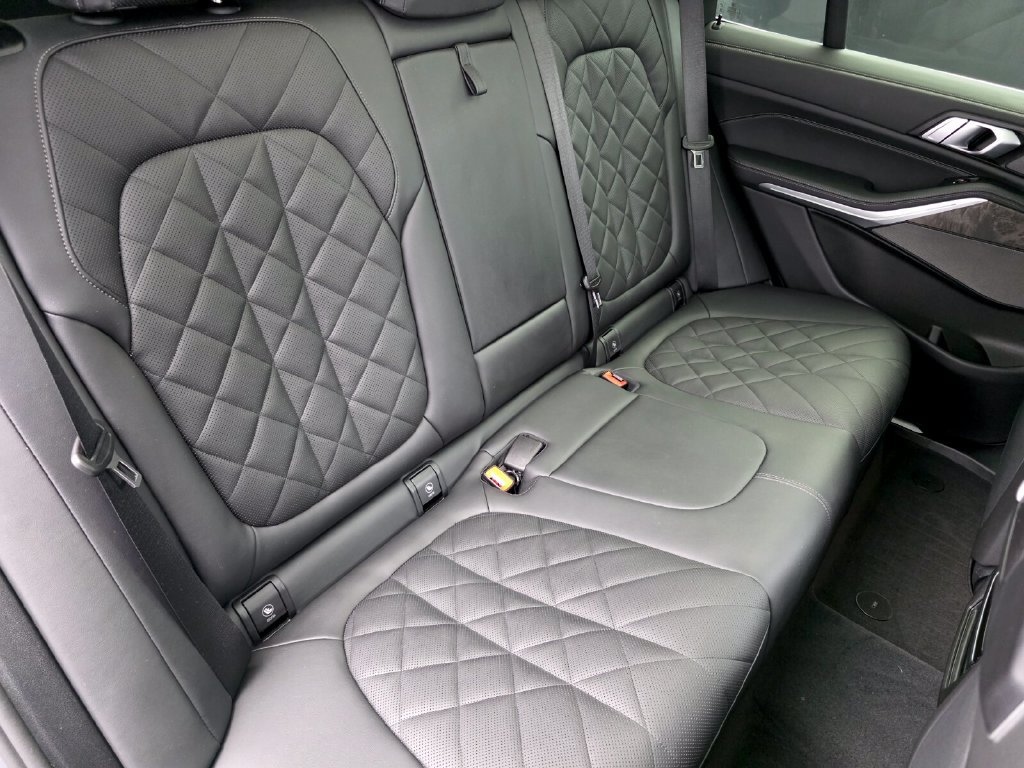 Certified 2025 BMW X5 sDrive40i w/ Premium Package RWD image 26