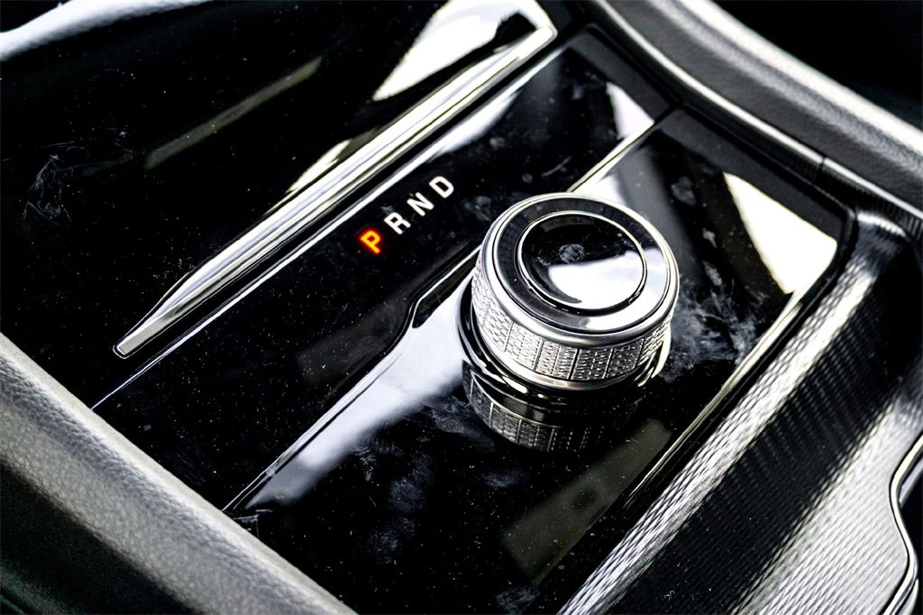 New 2025 Jeep Grand Cherokee Laredo w/ Luxury Tech Group I image 16