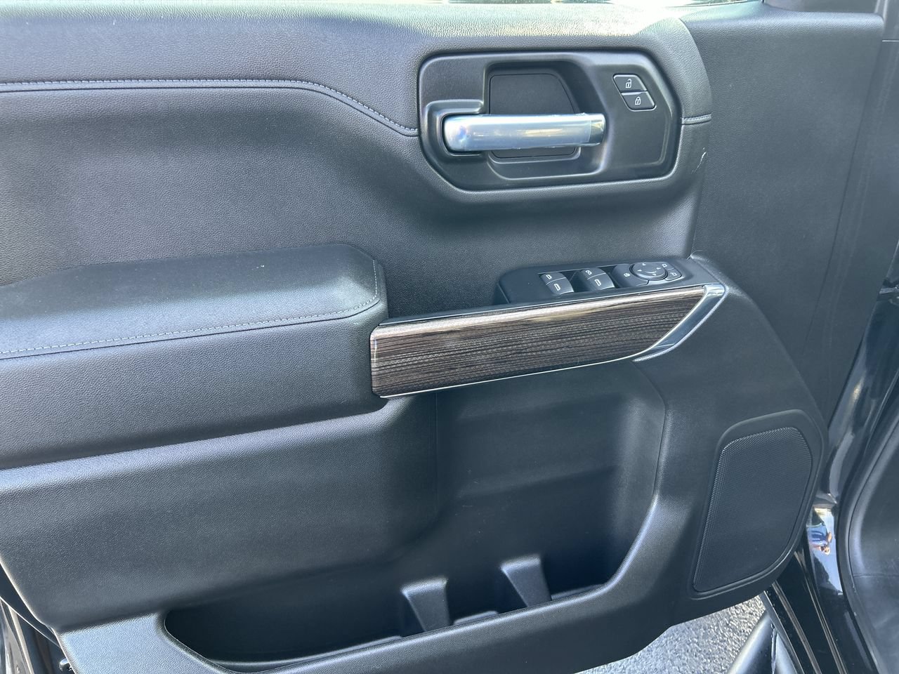 Used 2019 Chevrolet Silverado 1500 LT Trail Boss AWD/4WD image 20