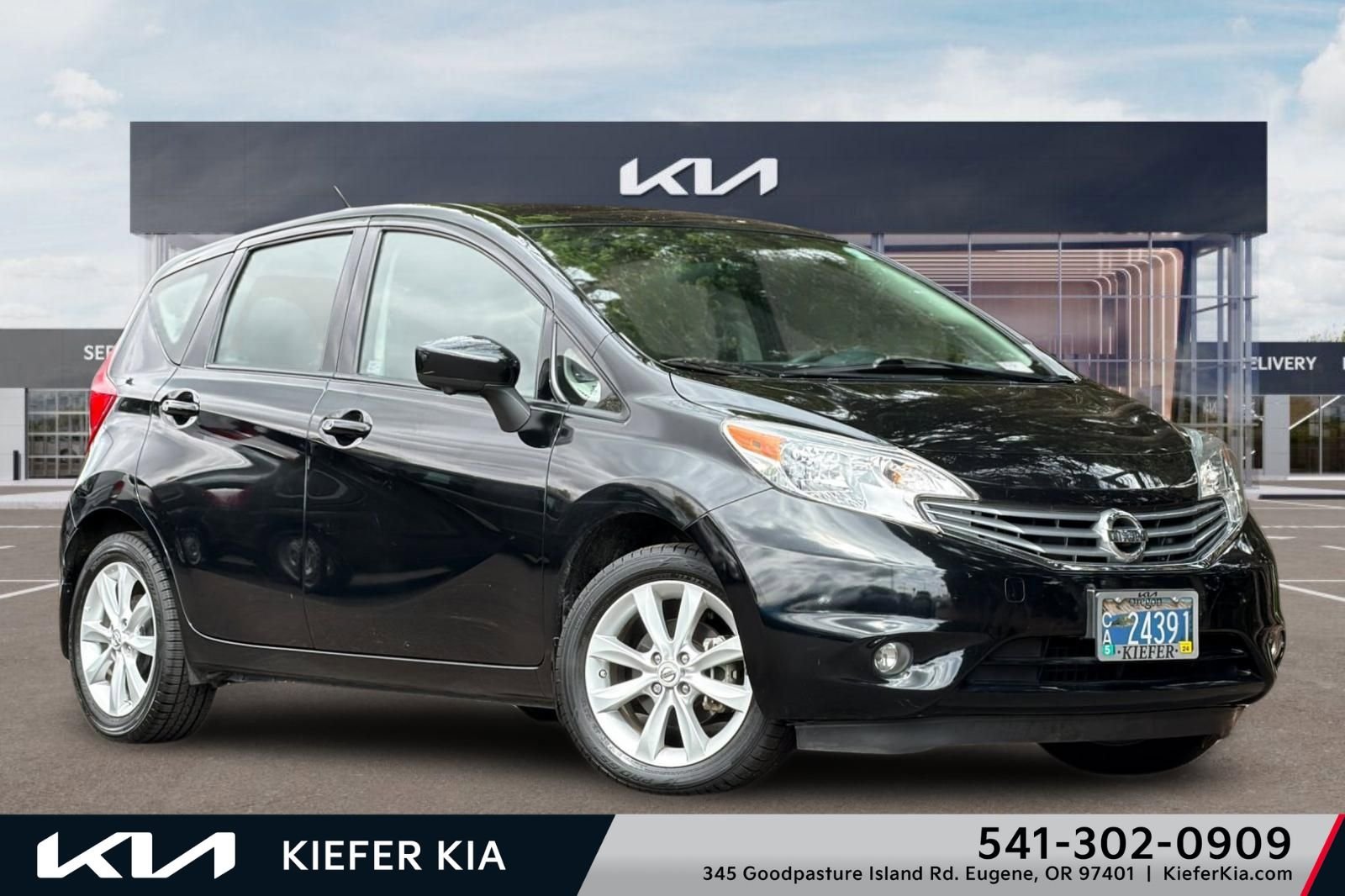 Used 2016 Nissan Versa Note FWD image 1