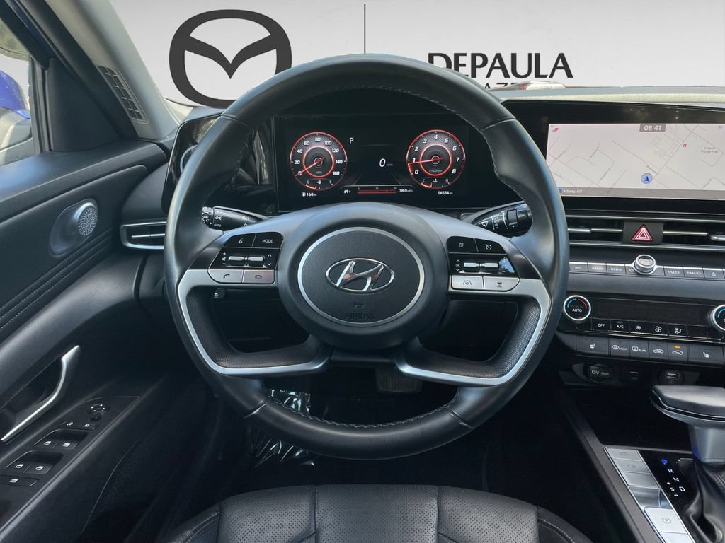 Used 2022 Hyundai Elantra Limited w/ Preferred Accessory Package FWD image 11
