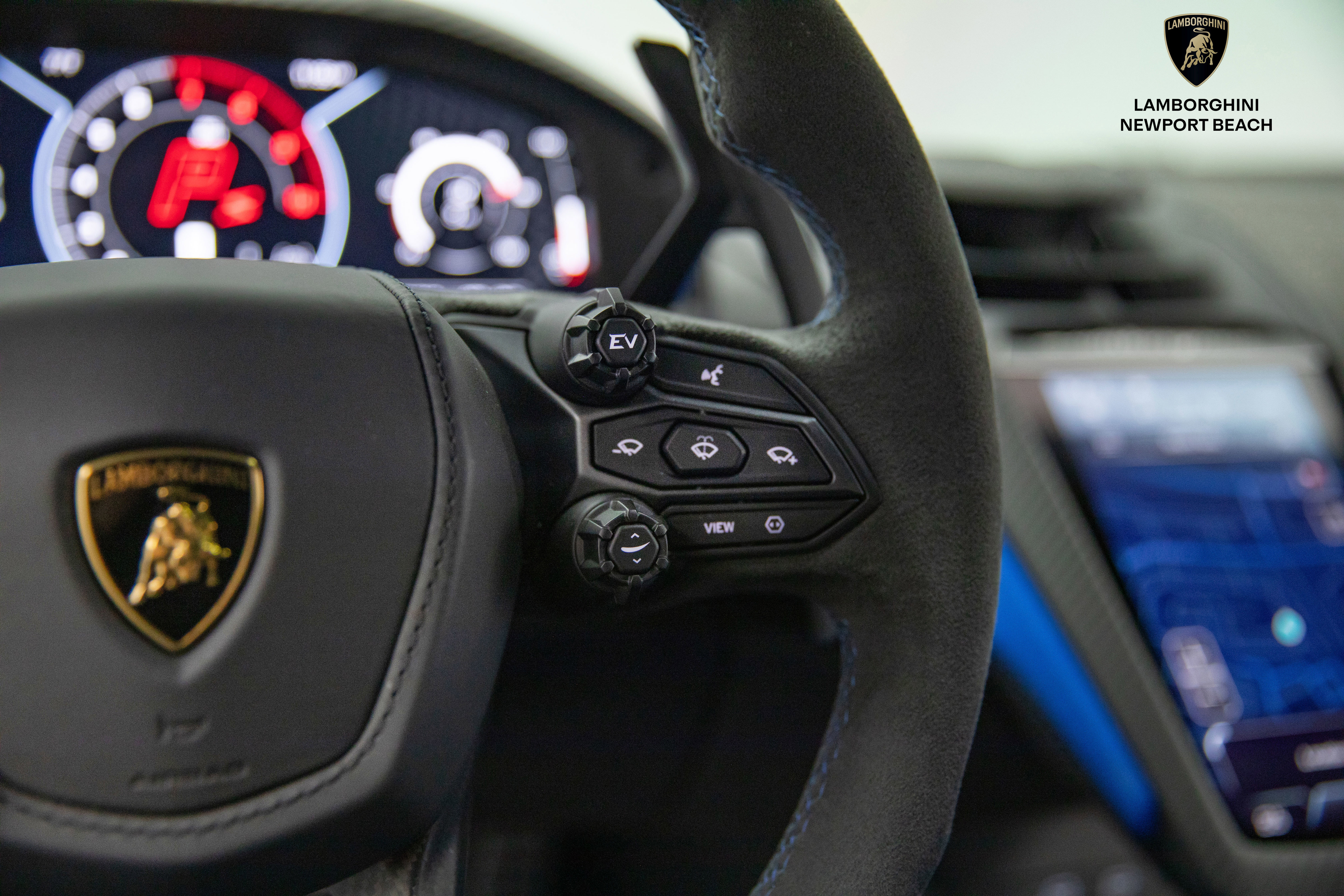 Used 2024 Lamborghini Revuelto image 44