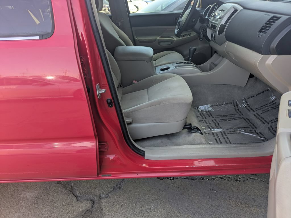 Used 2005 Toyota Tacoma PreRunner RWD image 9