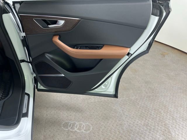 Certified 2025 Audi Q8 Premium Plus w/ Premium Plus Package AWD/4WD image 17