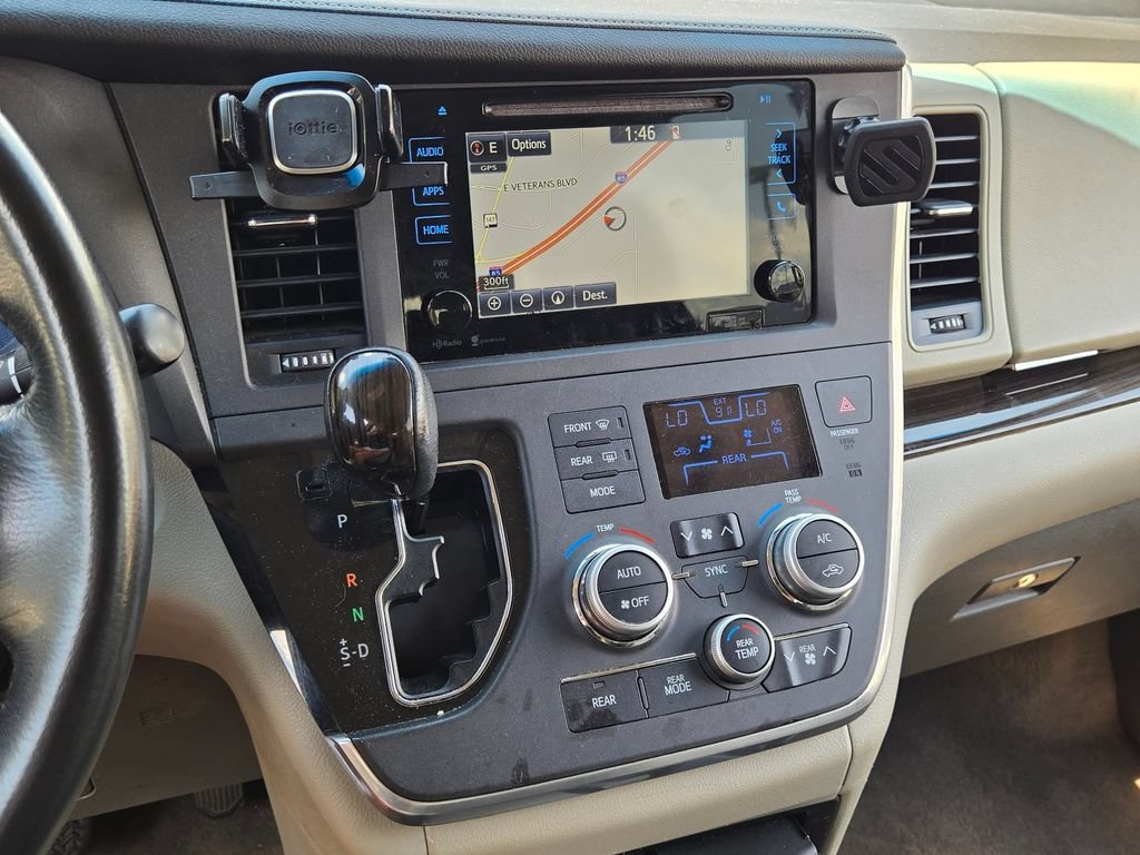Used 2015 Toyota Sienna XLE w/ XLE Navigation Package FWD image 25
