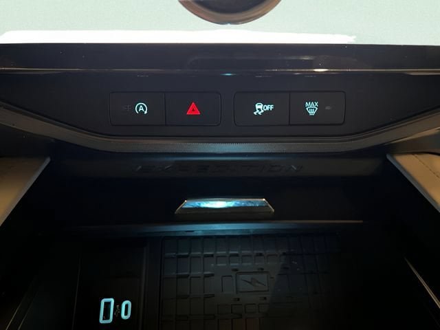 Used 2024 Ford Expedition Platinum AWD/4WD image 32