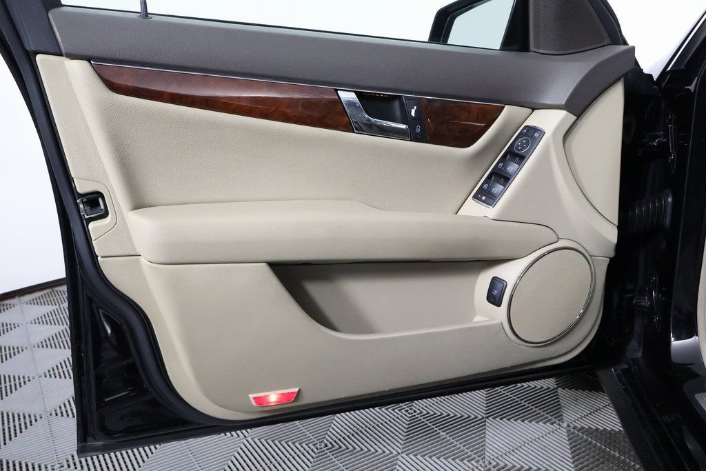 Used 2011 Mercedes-Benz C 300 Sedan image 12